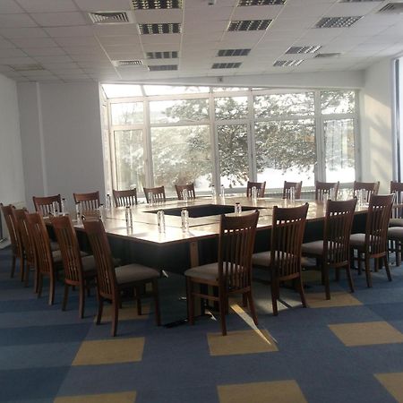 פיטסטי Hotel Star מראה חיצוני תמונה